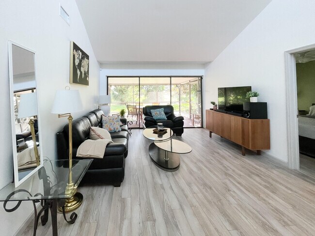 Building Photo - 12734 Spinnaker Ln