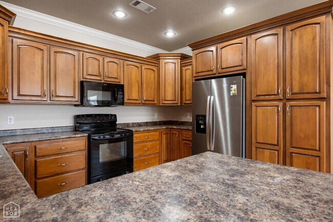 Foto del edificio - 4801 Lochmoor Cir
