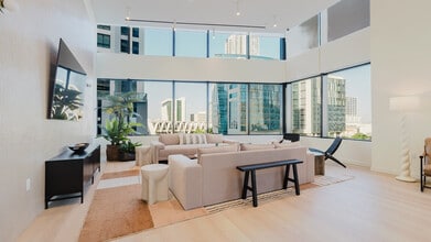 Building Photo - 225 N Miami Ave