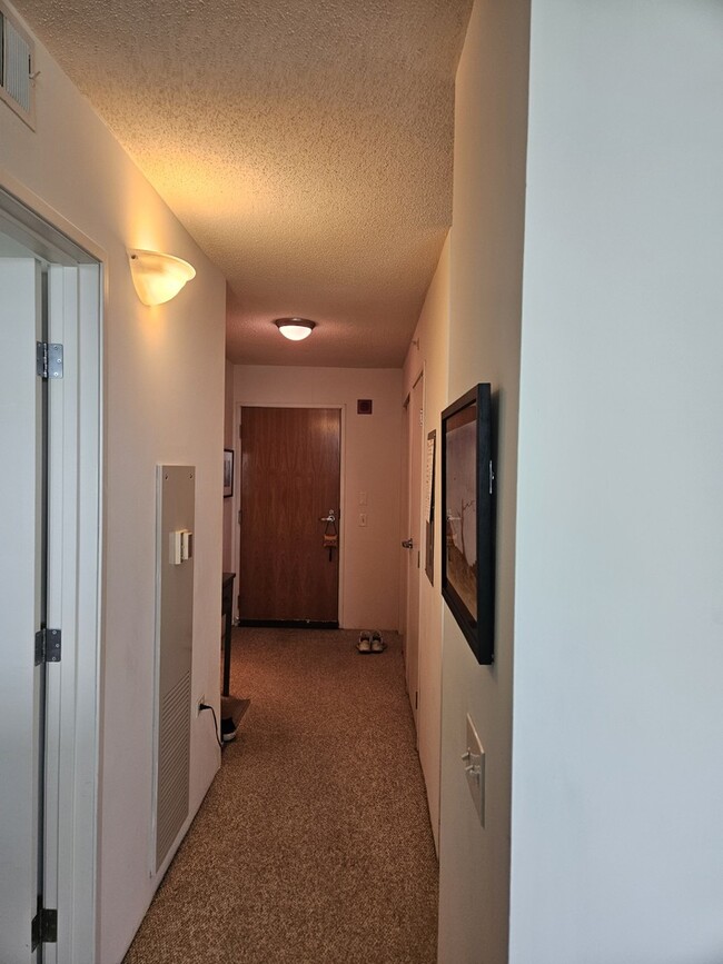 Building Photo - 9655 Woods Dr