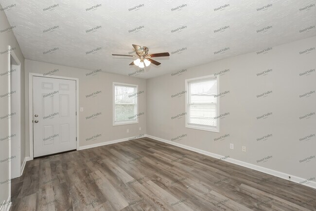 Foto del edificio - 243 Hayes Ave