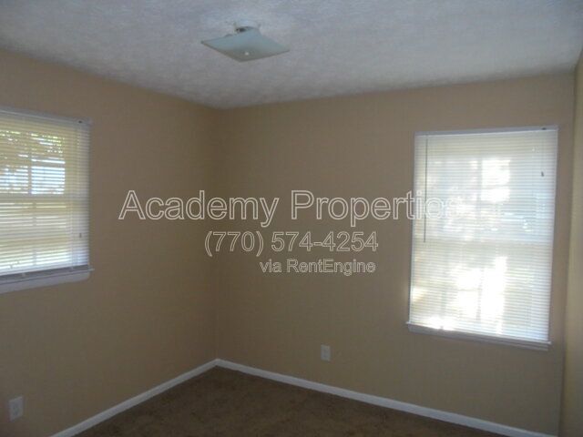 Foto del edificio - 6774 Valley Hill Ct