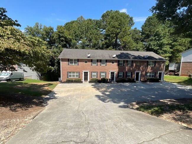 Building Photo - 2657 Parkside Way SW
