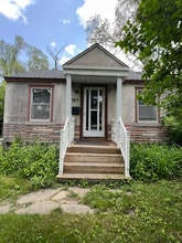 Building Photo - 967 Merivale Rd