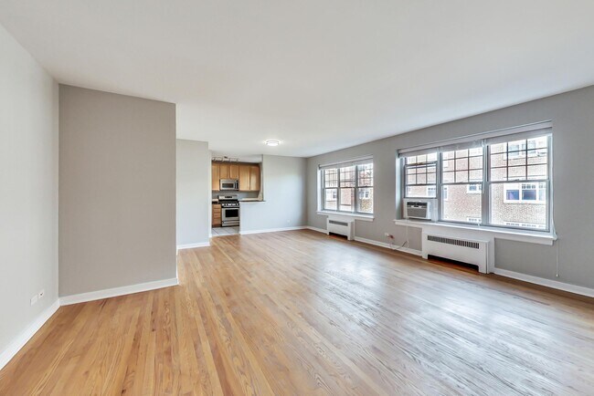 Foto del edificio - Discover Comfortable Living at Hampton Parkway in Evanston!