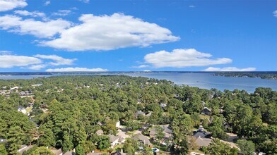 Building Photo - 3030 Hemingway Dr