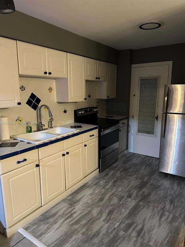 Foto del edificio - 1620 West Ave