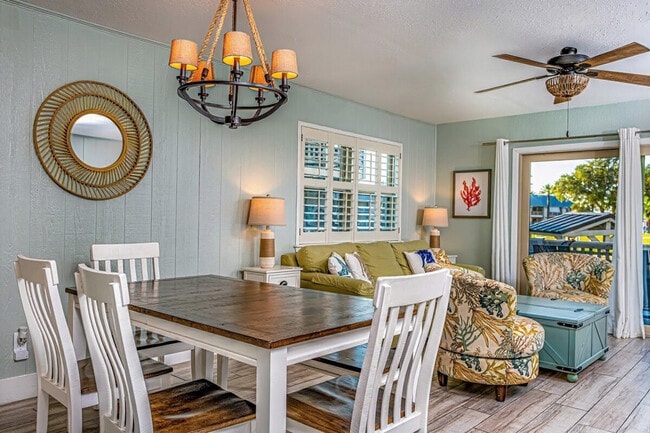 Foto del edificio - 1902 Bayhouse Dr