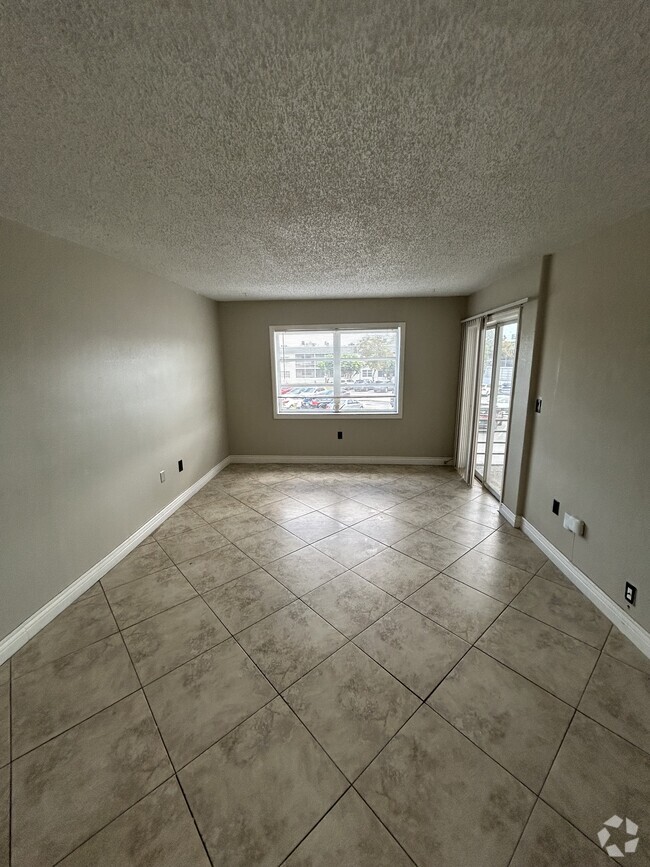 Building Photo - 6507 Winfield Blvd
