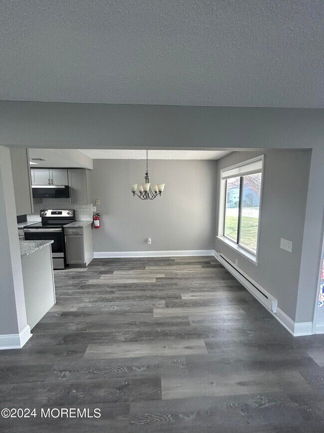 Building Photo - 43B Catalpa Plaza