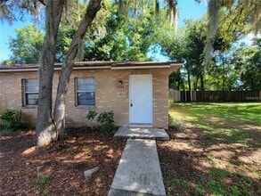 Building Photo - 1428 E Fern Rd