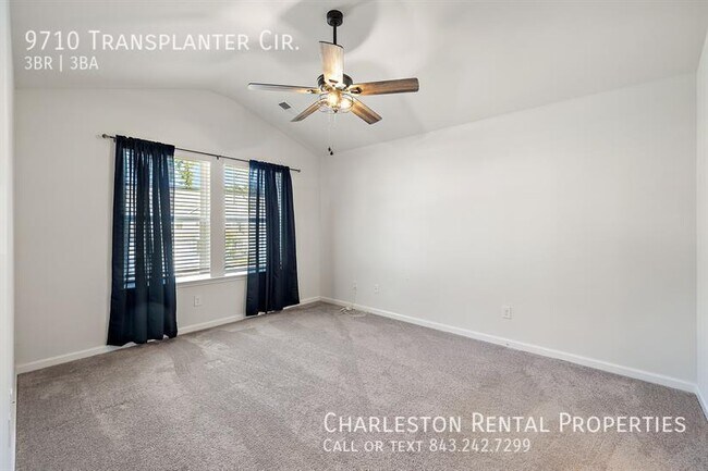 Foto del edificio - 9710 Transplanter Cir