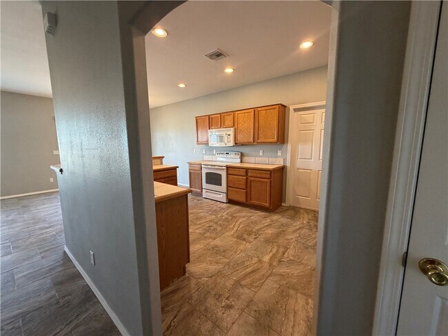 Foto del edificio - 1903 E La Entrada Pl