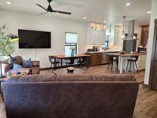 Building Photo - 37 S Rodney St