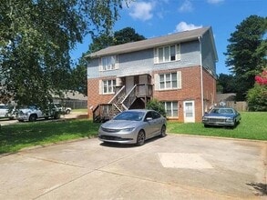 Building Photo - 2122 Fieldstone View Ct SE