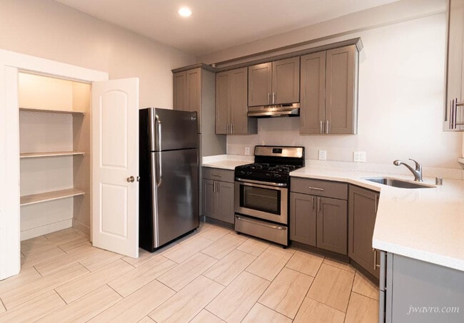 Building Photo - 2268 Bryant St