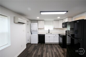 Building Photo - 1904 E 51st St