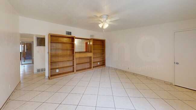 Building Photo - 1418 N Desmond Ave