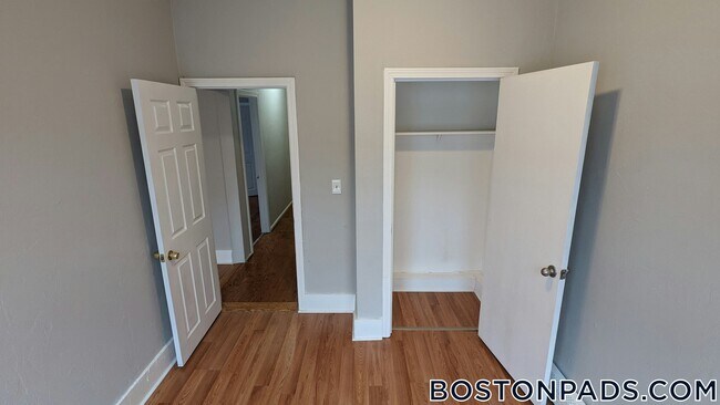 Foto del edificio - 98 Woodledge St
