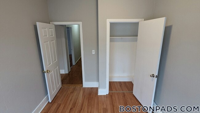 Building Photo - 98 Woodledge St