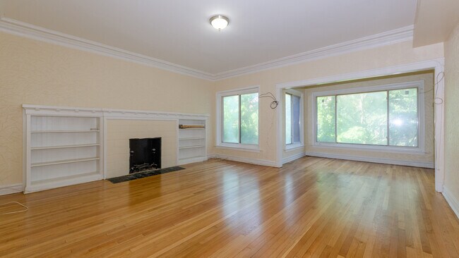 Foto del edificio - 5123 S Ingleside Ave