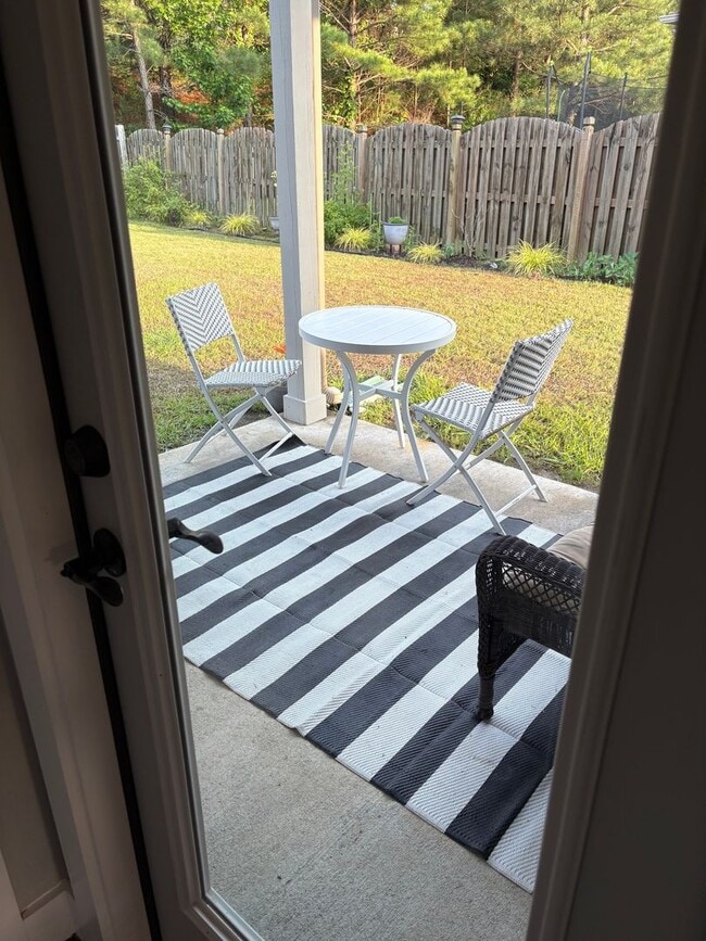 Foto del edificio - 1013 Edgewater Ln