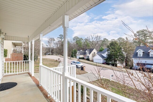 Foto del edificio - 3 Bedroom Home with Large Fenced in Yard, 2 Car Garage & Bonus Room!