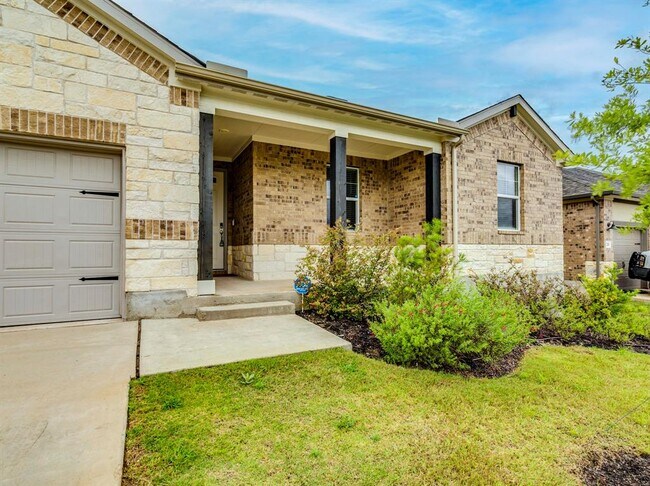 Building Photo - 285 Cathedral Mountain Dr