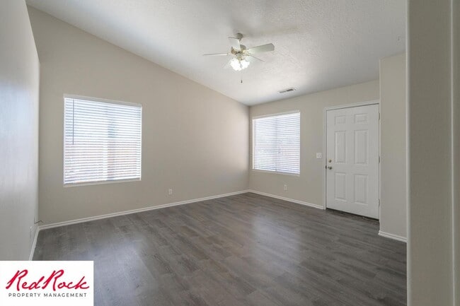Building Photo - Charming 3 Bed, 2 Bath Home in the Heart of St. George!