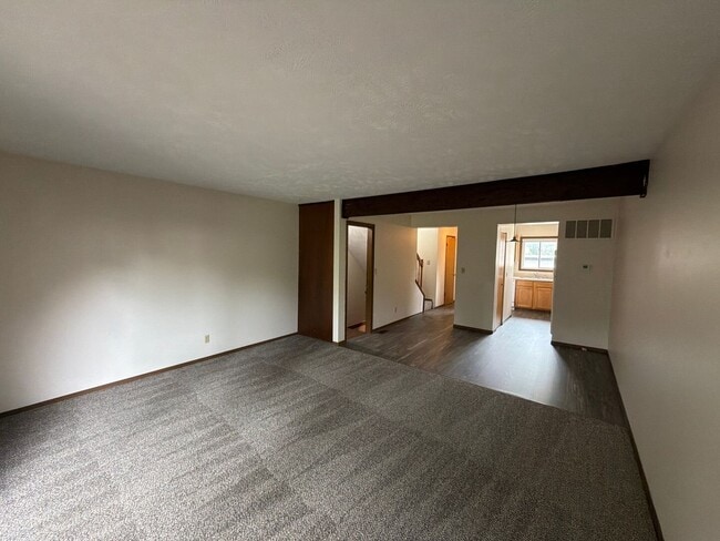 Building Photo - 4620 Grassridge Rd