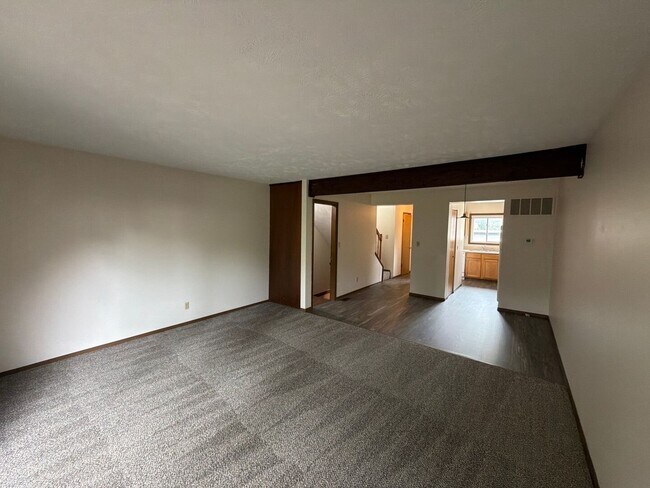 Foto del edificio - 4620 Grassridge Rd
