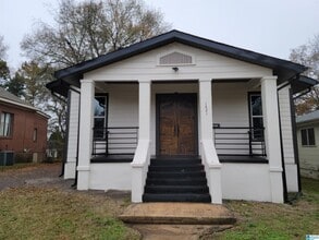 Building Photo - 1421 5th Ave W