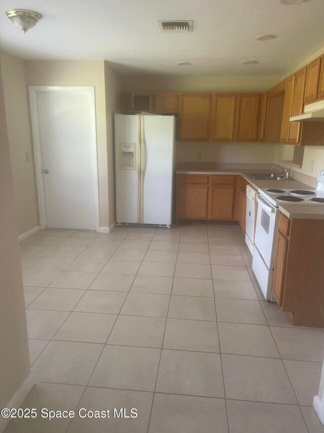 Foto del edificio - 1534 Amador Ave NW