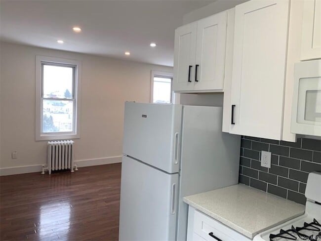 Building Photo - 222 Jessamine Ave