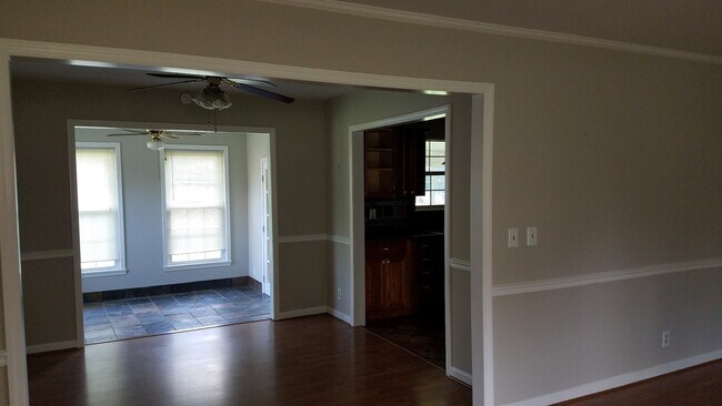 Building Photo - 4414 Alpine Way