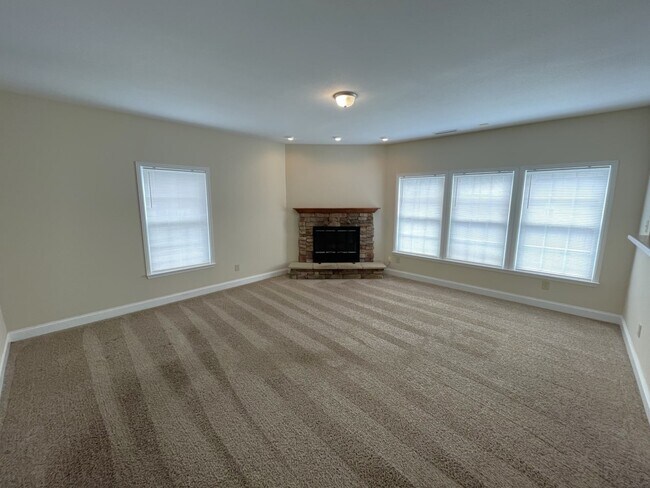 Building Photo - 3337 Table Rock Dr
