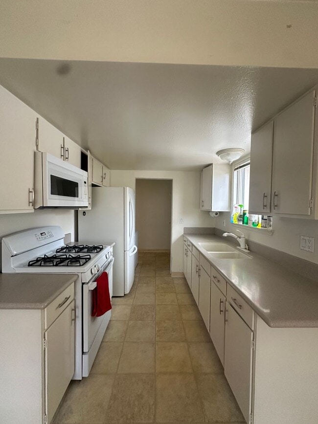 Foto del edificio - Cute 2 bedrooom/1.5 bath with Bonus room i...