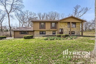 Building Photo - 7221 Red Oak Dr