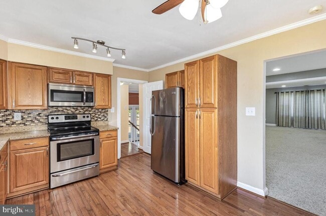 Building Photo - 3430 Little Hunting Creek Dr