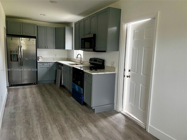 Foto del edificio - 524 NW 21st Terrace