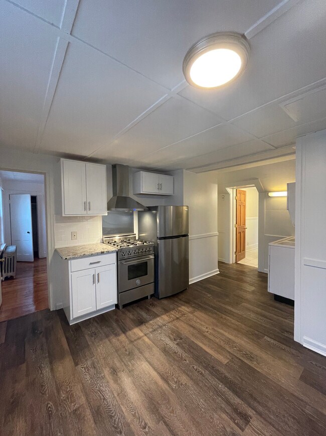 Building Photo - 46 Capen St
