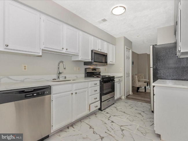 Foto del edificio - 7292 Mahogany Dr