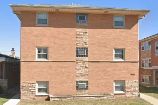 Building Photo - 6852 W Higgins Ave