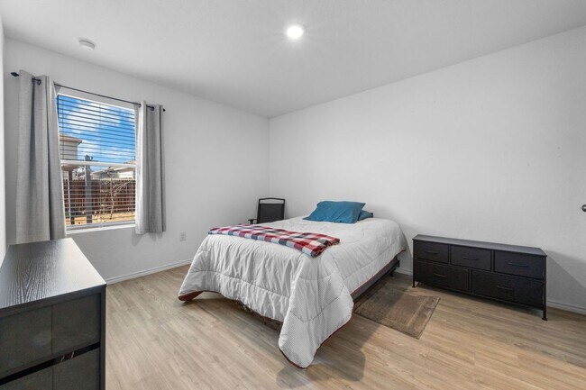 Foto del edificio - 7415 Donkey Vly