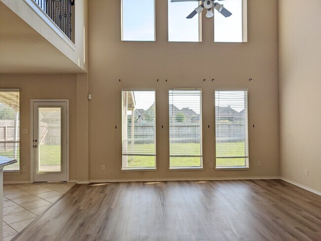 Foto del edificio - 13610 Orchard Wind Ln