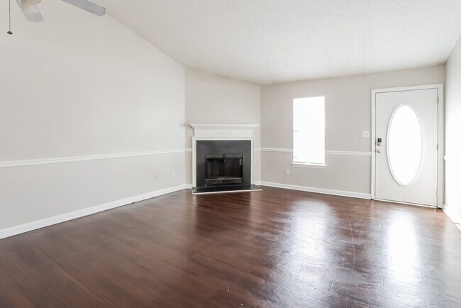 Building Photo - 1353 Ling Dr