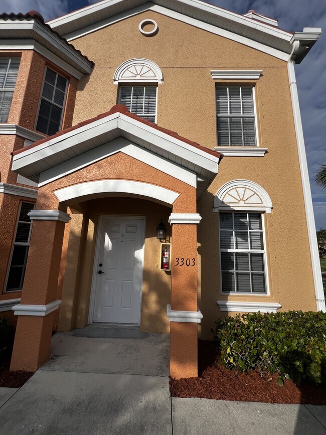 1763 Concordia Lake Cir, Cape Coral, FL 33909 Townhome Rentals in Cape Coral FL