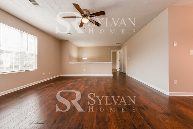 Building Photo - 2053 Oak Terrace Dr SE