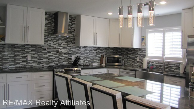 Building Photo - 3 br, 2 bath House - 3111 Idlewild Dr.