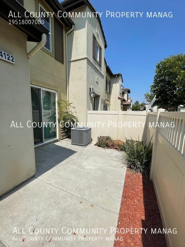 Building Photo - 44122 Calle Luz